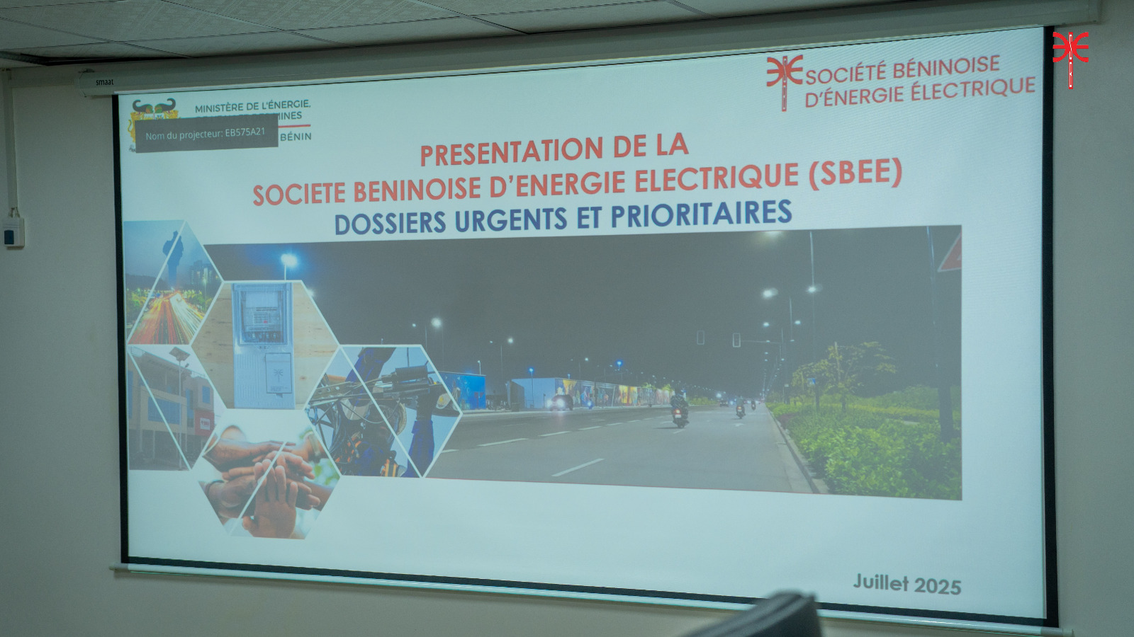 Séance d'échanges entre le Ministre de l’Énergie et le Directeur Général de la SBEE